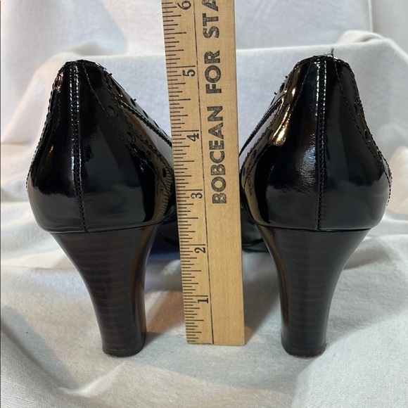 Ruby and Bloom Black and Brown Patent Leather Heels rounded toe like new - Picture 11 of 14